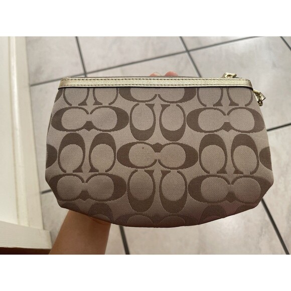 Coach Daisy Pop C Applique Medium Wristlet Bag - Picture 3 of 10